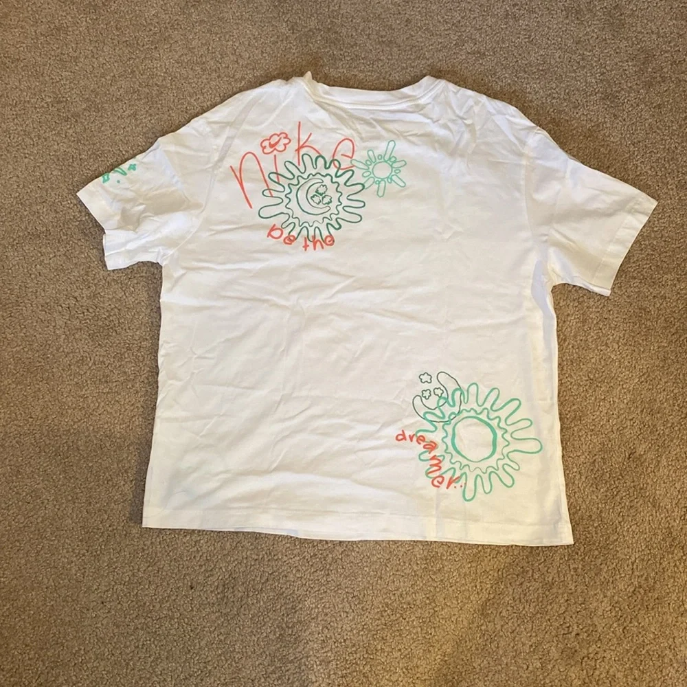 Nike “Daydreamer” Loose Fit Graphic Tee - Picture 4 of 8